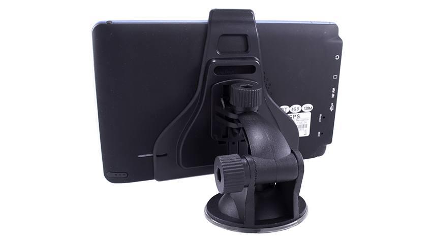 7-Inch Dash Mounted GPS Navigation System with optional Backup Camera